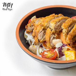 Ensalada de pato crujiente