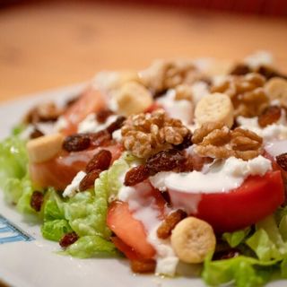 Messoghiaki Salata Un'armonia di sapori mediterranei