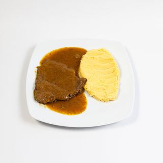 Juneći šnicel u toću s pireom