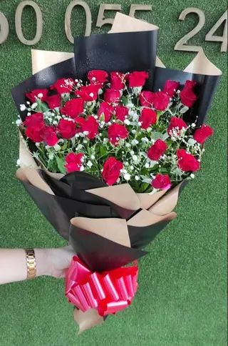 Bouquet Cerise Éclatante
