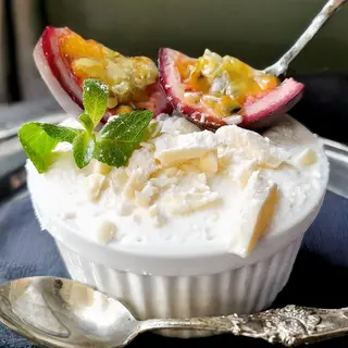 Cheesecake al cioccolato bianco e passion fruit