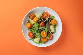 Салат з курячим попкорном