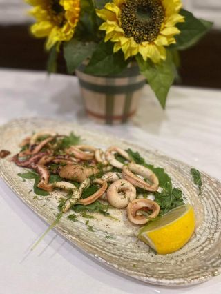 Хрупкави калмари по гръцки (250г)