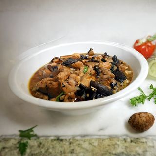 Poulet aux Champignons Noirs