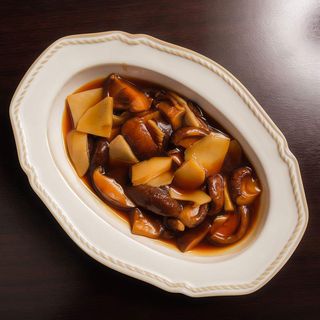 183. Funghi e bambù