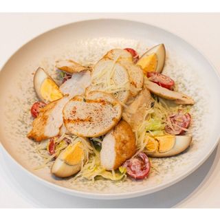 Салат Цезарь с курицей 