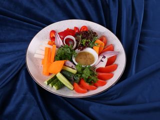 Овочеве плато з соусом (430/30г)