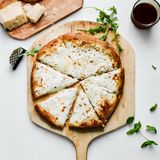 Pizza Extra-Blanca + canette Gratuite 