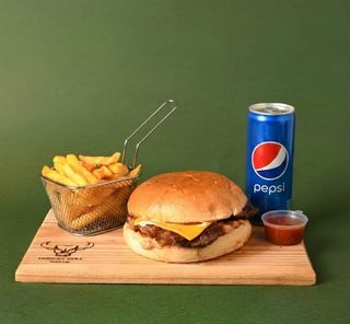 Soprano burger, pomfrit & Pepsi 0.33l