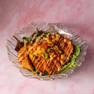 Ensalada de Pollo Katsu