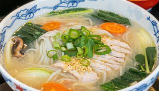 Supa de taietei transparenti cu pui