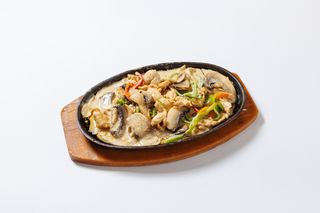 Кілегейлі тұздықтағы тауық еті/ Курица в сливочном соусе  (Агрегаторы)