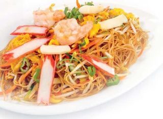 196 Spaghetti di riso con misto mare*