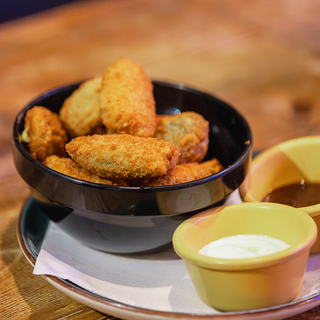 Jalapeños rellenos de cheddar cremoso