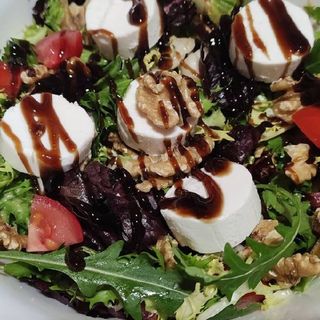 Ensalada De Queso Cabra