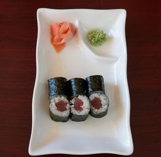471. Maki de atún (6 piezas)