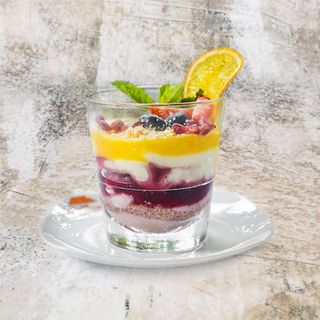 BUDINCA DE GRIS SERVIT CU JELEU MANGO