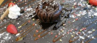 Coulant de chocolate con helado de vainilla