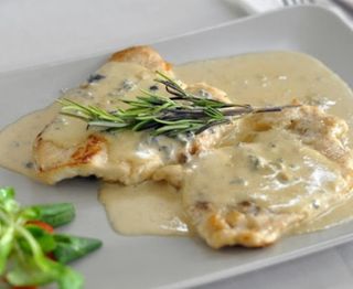 Pui cu sos gorgonzola