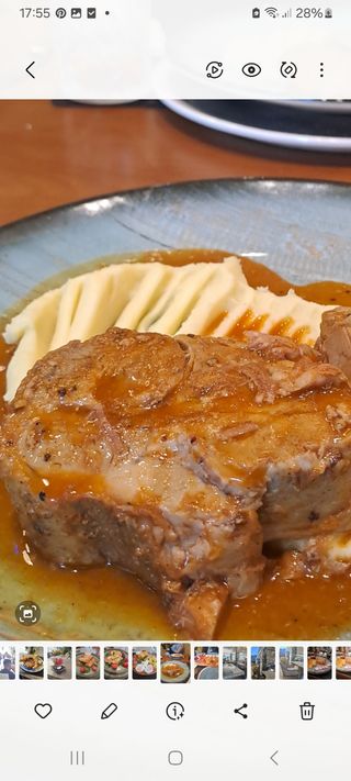 Zapečeni svinjski vrat sa pire krompirom 500gr