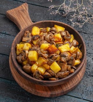 Лобіо з квасолею та грибами