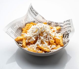 Пържени картофи със сирене (300г)