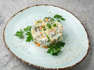 Салат "Оливье" с говяжьим языком (250 г.)