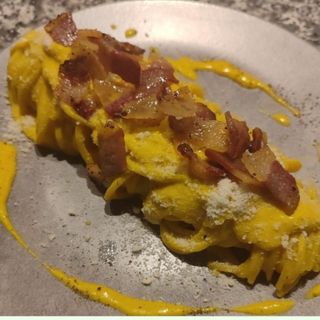 SPAGHETTI ALLA CARBONARA CON TRUFA