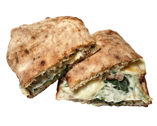 Mezzo panuozzo con broccoli e salsiccia 