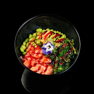 Poke salmón