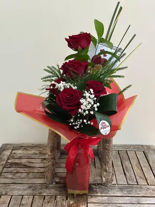 Bouquet com 5 Rosas
