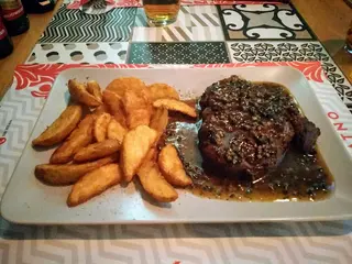 Juneći biftek sa aromatizovanim krompirom