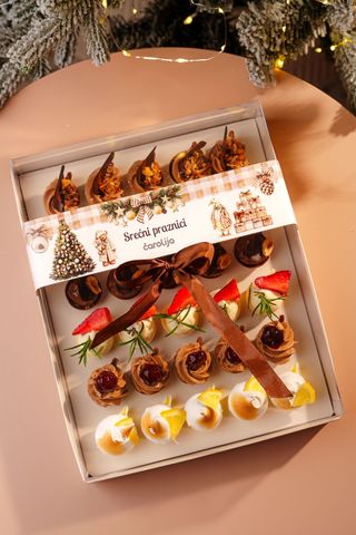 Ekskluzivne čašice od bele i mlečne čokolade