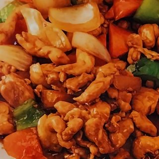 Plato De Pollo Con Almendras