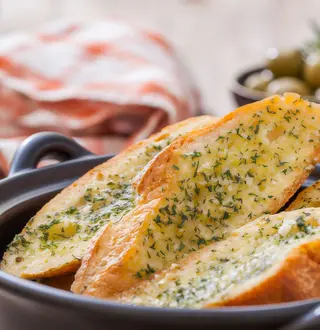 Pan De Ajo Queso