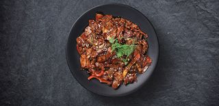 Junetina sa krompirom i paprikom