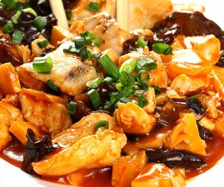 Pui cu muguri de bambus