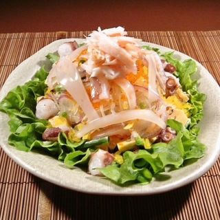 Insalata misto pesce alla giapponese