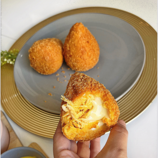 Coxinha de frango com catupiry