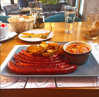 Prodimljene kobasice sa grila