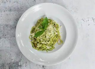 Espaguetis Al Pesto