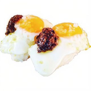 Nigiri de huevo codorniz trufa