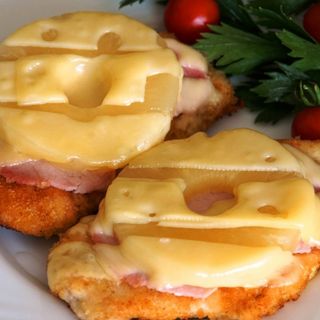 Kotlet po hawajsku z ananasem i serem 150g