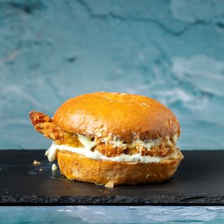 Golden Chicken & pomfrit