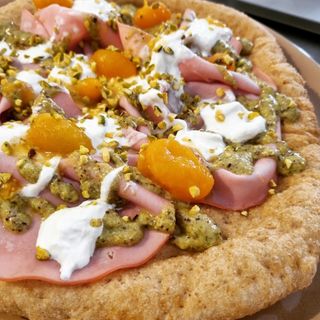 Pizza gourmet stracciata