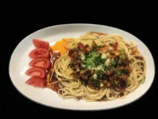 2.8 Noodle u sosu od paradajza i jaja