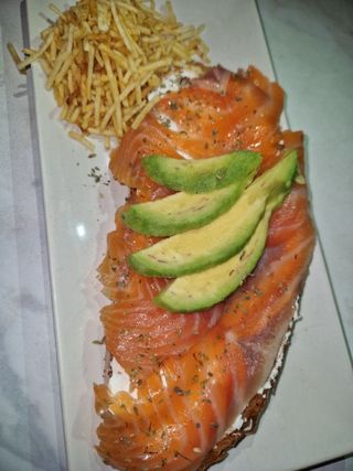 SALMÓN C/ AGUACATE 
