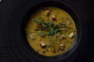 Крем-суп із сочевиці.