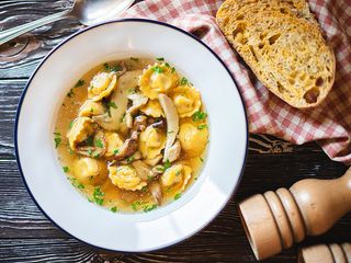 Суп з тортелліні з качкою