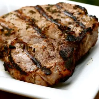 Cotlet de porc la gratar
